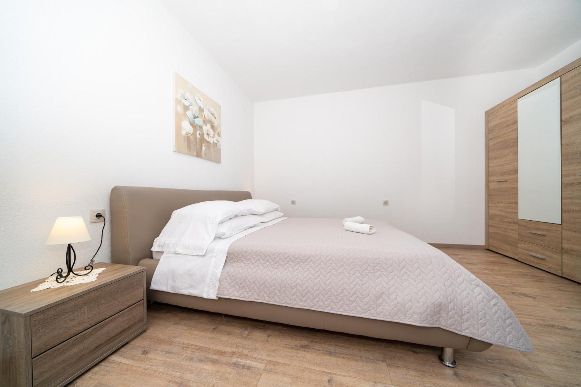 Apartments Siesta ซูมาร์ติน ภายนอก รูปภาพ