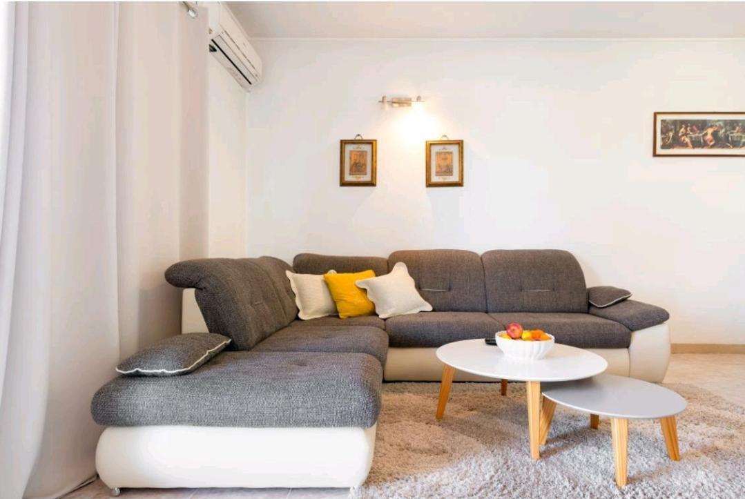 Apartments Siesta ซูมาร์ติน ภายนอก รูปภาพ