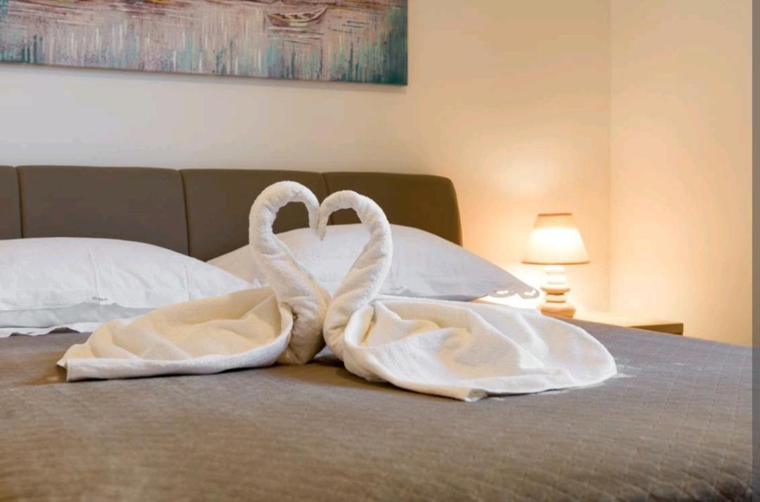 Apartments Siesta ซูมาร์ติน ภายนอก รูปภาพ