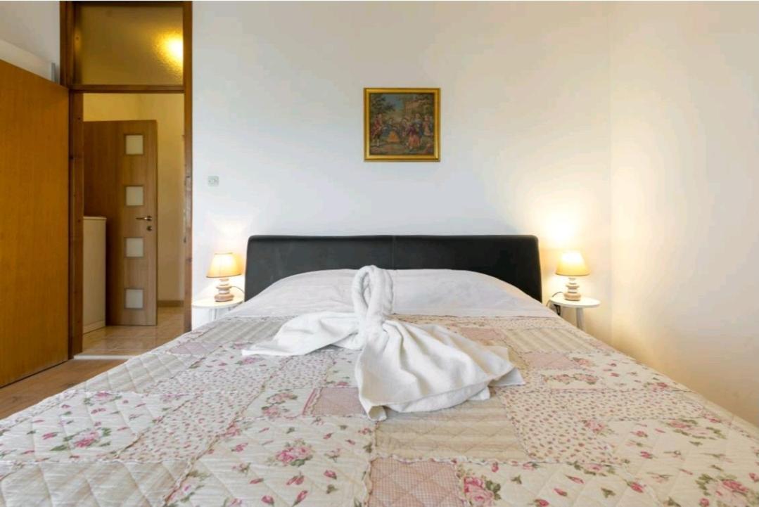 Apartments Siesta ซูมาร์ติน ภายนอก รูปภาพ