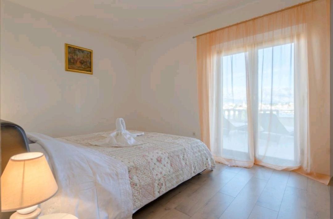 Apartments Siesta ซูมาร์ติน ภายนอก รูปภาพ